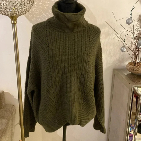 - Nili lotan cashmere sweater size small - Picture 1 of 6
